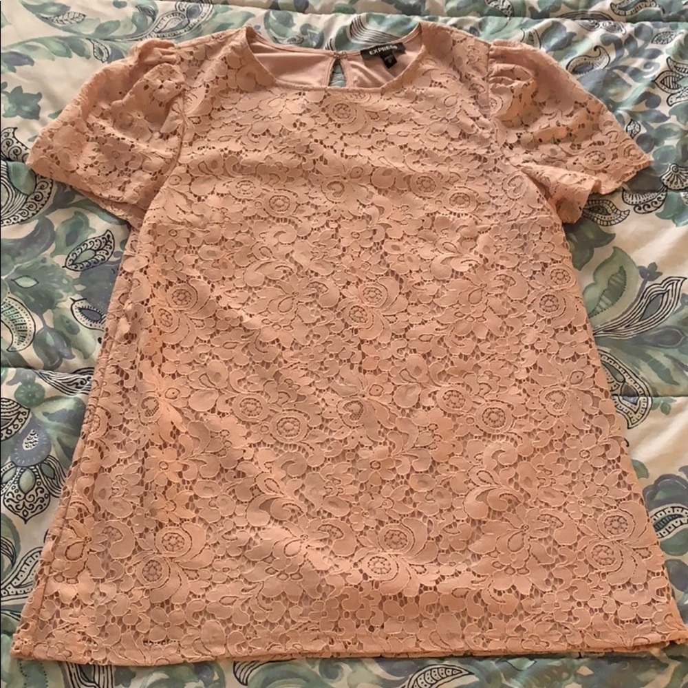 EXPRESS PINK LACE SHORT SLEEVE TOP MEDIUM